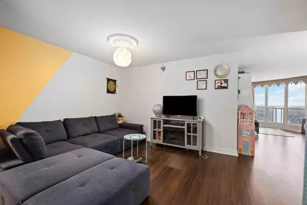 Toronto E04, ON M1P 4Z4,1470 Midland AVE #2210