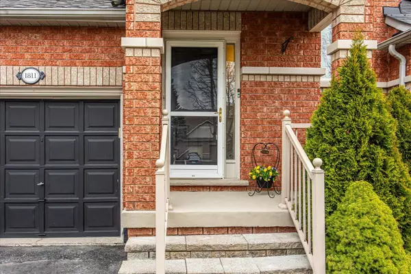 Oshawa, ON L1G 7Z1,1811 Woodgate CT