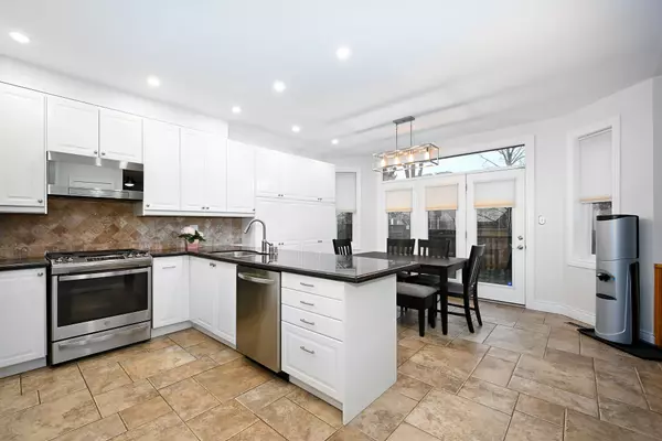 Oakville, ON L6H 6K5,1727 Glenvista DR