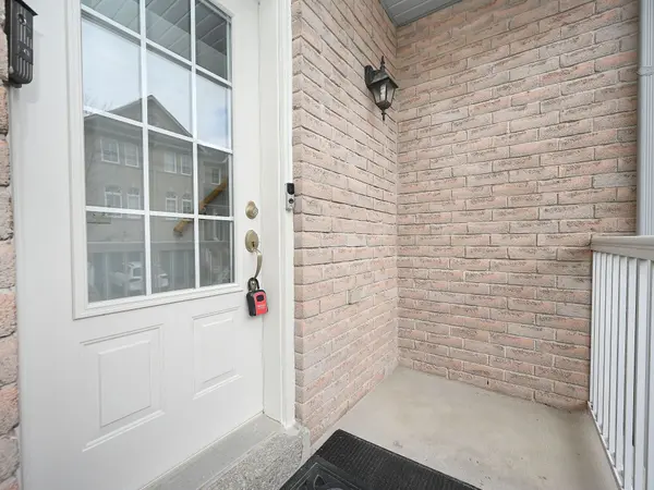 Mississauga, ON L5N 8R1,7087 Chatham CT