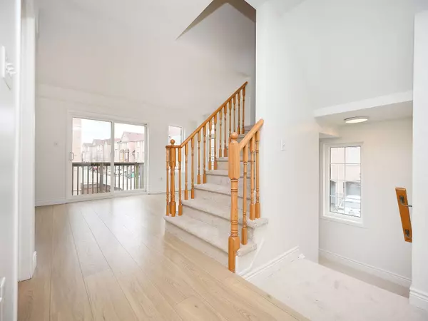 Mississauga, ON L5N 8R1,7087 Chatham CT