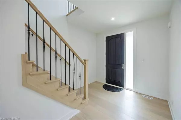 London, ON N6G 3X7,2600 BUROAK DR