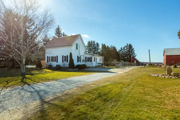 1057 Hale School RD,  Dawn-euphemia,  ON N0P 1K0