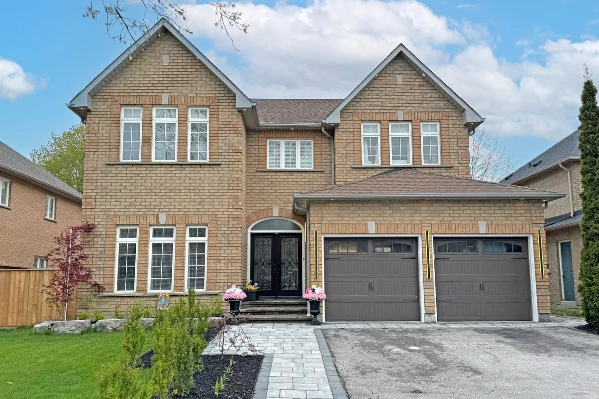 Whitby, ON L1R 2M9,4 Maple Edge LN