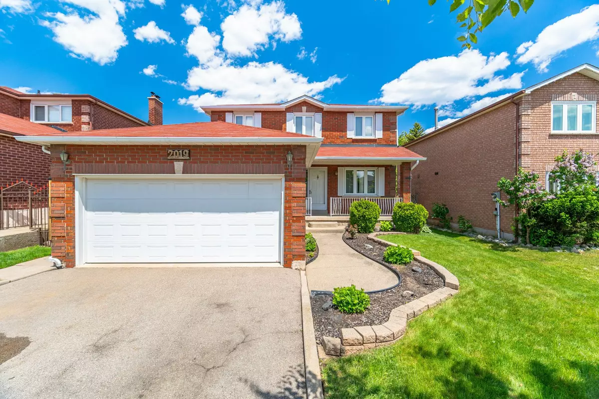 Oakville, ON L6H 4P1,2019 Golden Briar TRL