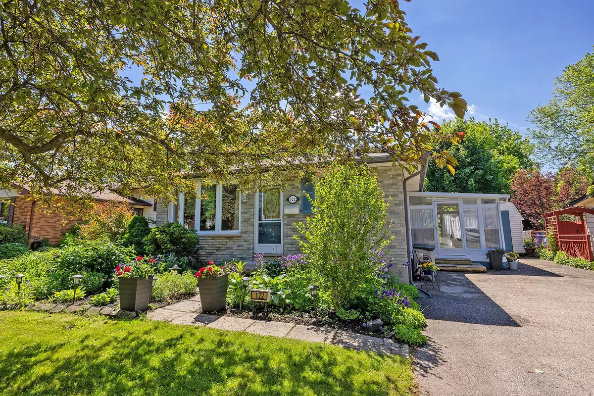 London, ON N6G 3L8,122 Inverary CRES