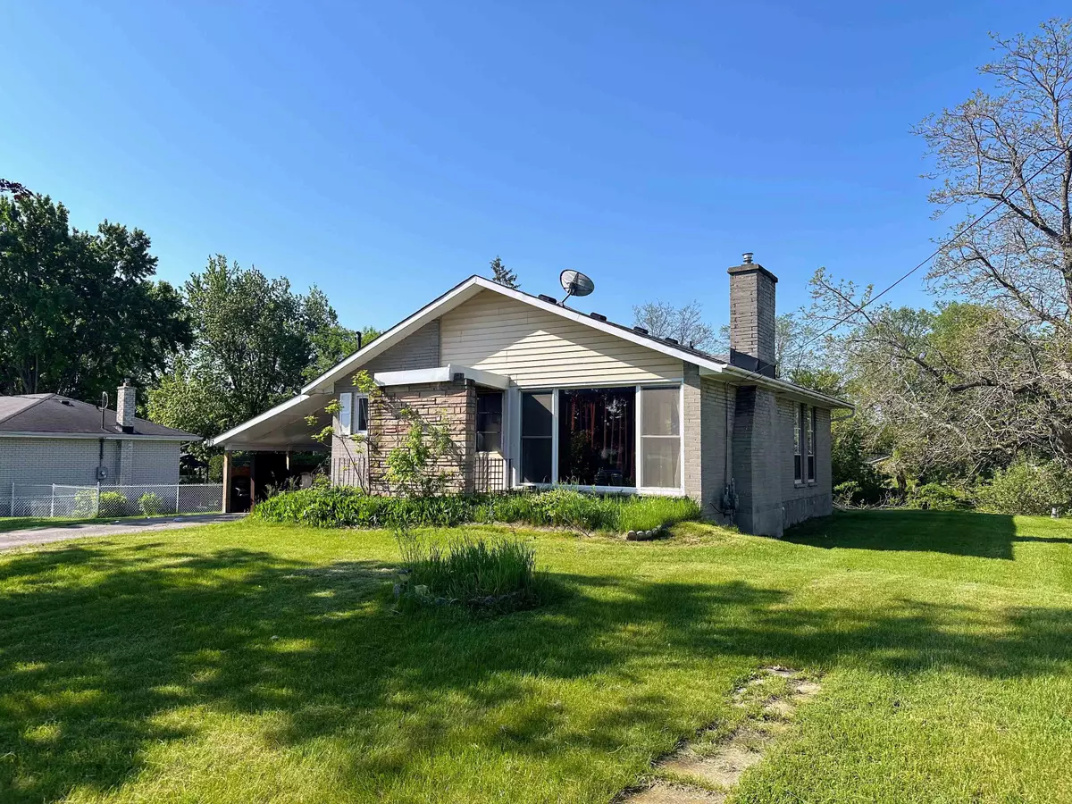 Quinte West, ON K0K 1L0,15 Roseland DR