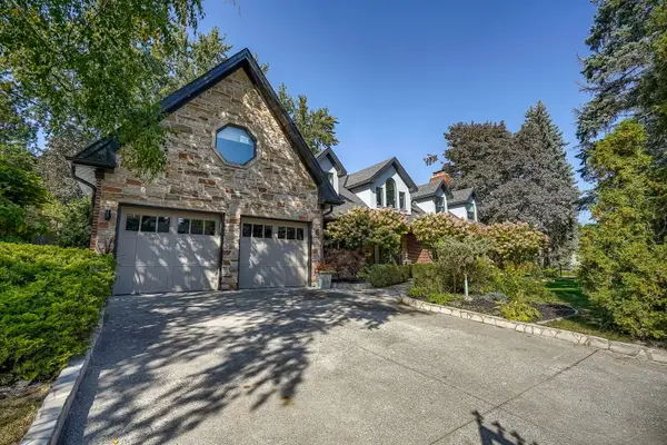 Mississauga, ON L5H 2B5,1443 Bunsden AVE