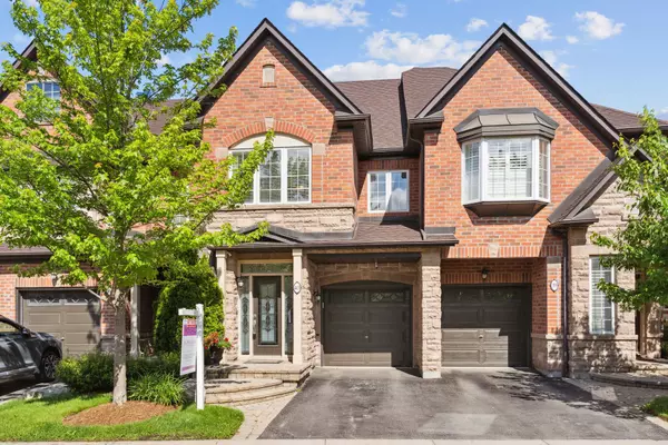 Oakville, ON L6H 7J2,300 Ravineview WAY #40