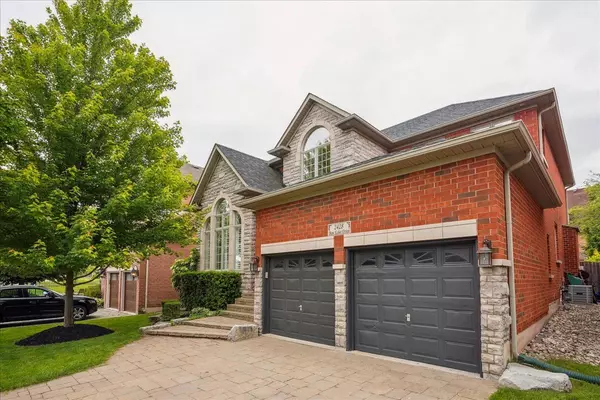 Oakville, ON L6H 7P9,2428 Bon Echo DR