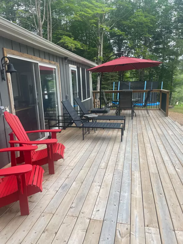 Muskoka Lakes, ON P0B 1M0,27 Charlies LN