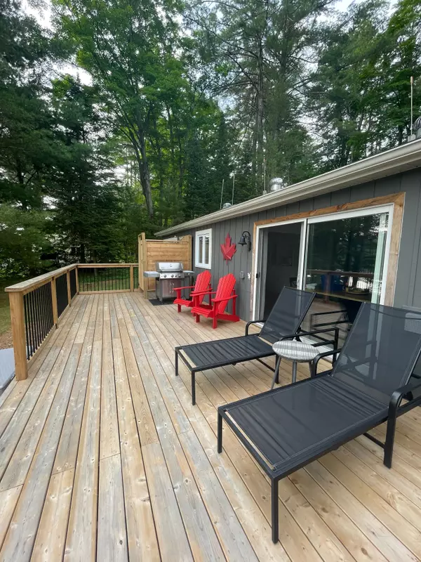 Muskoka Lakes, ON P0B 1M0,27 Charlies LN