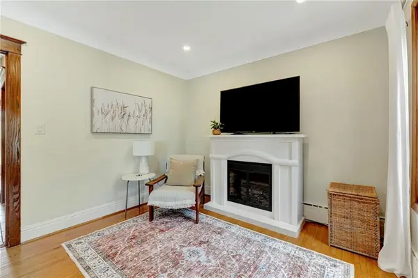 Hamilton, ON L9A 1H5,352 Inverness AVE E