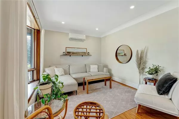 Hamilton, ON L9A 1H5,352 Inverness AVE E