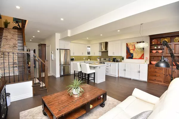 Hamilton, ON L8E 4H5,2 Oceanic DR #3