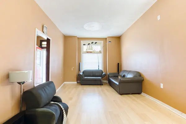 Hamilton, ON L8L 5T4,49 Leeming ST