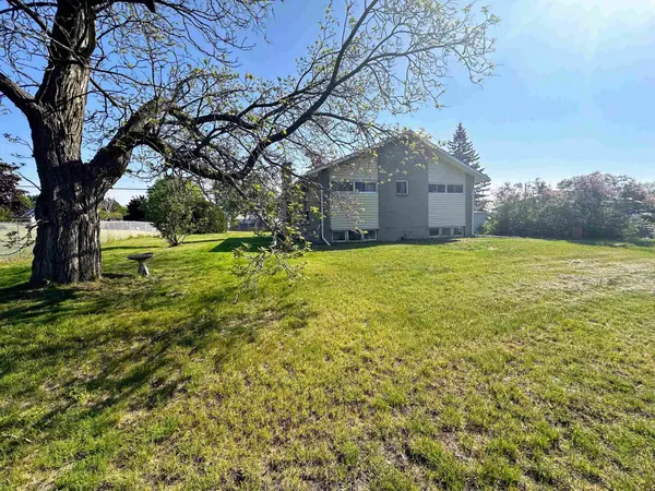 Quinte West, ON K0K 1L0,15 Roseland DR