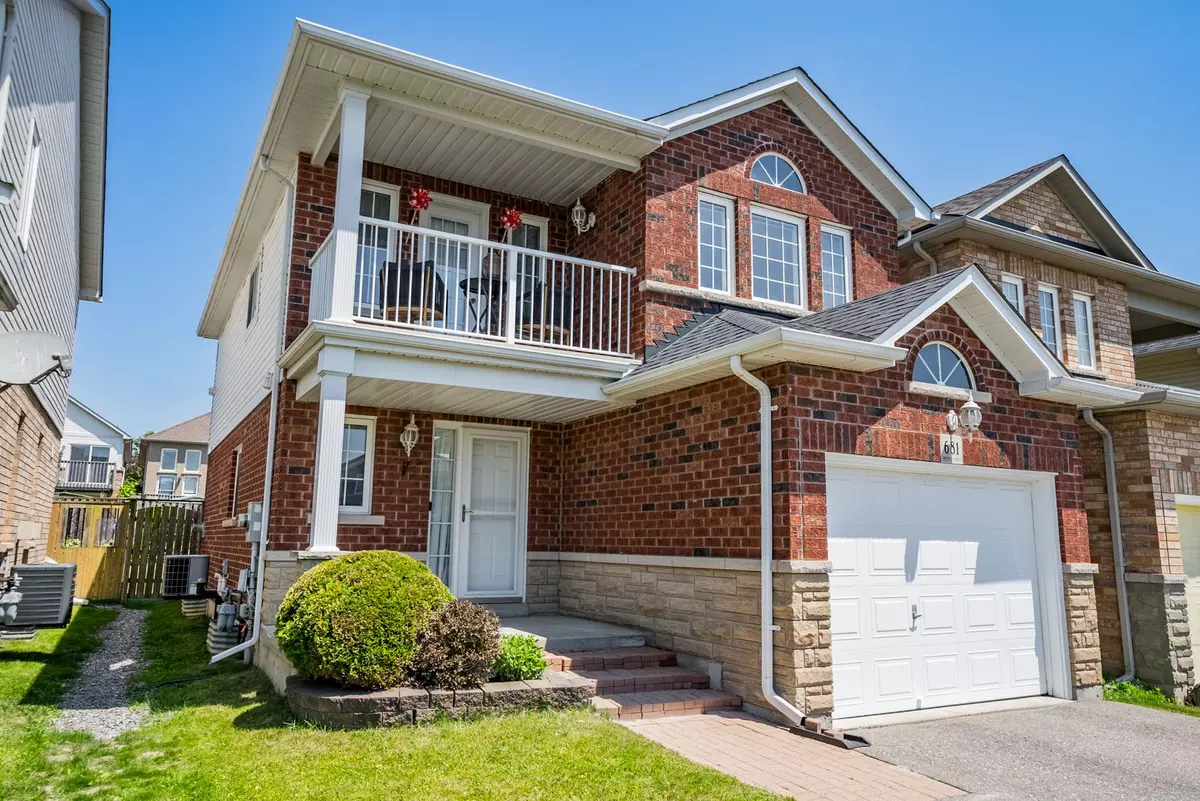 Oshawa, ON L1K 2R8,681 Blythwood SQ