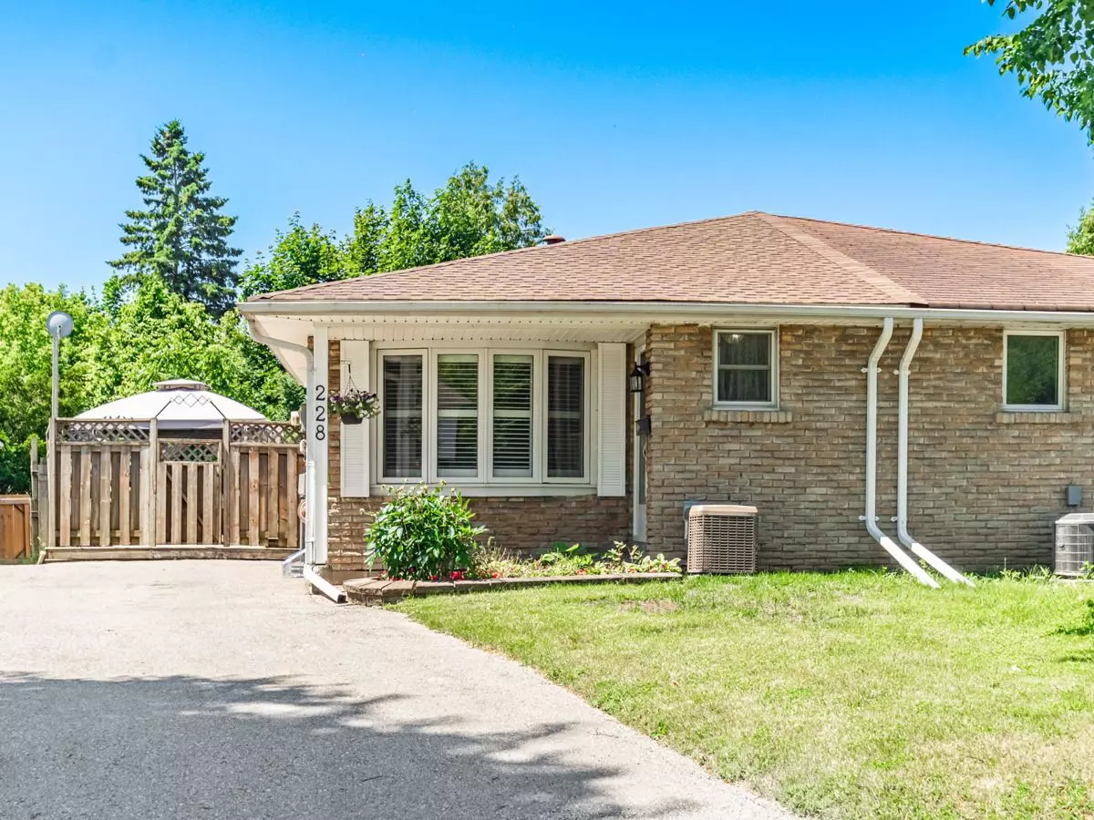 Oshawa, ON L1G 6H3,228 Coventry CT