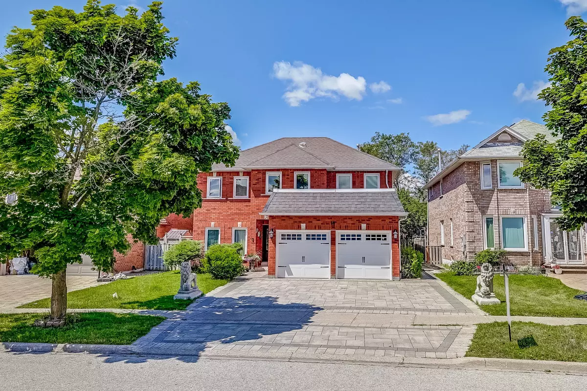 York, ON L4B 3C8,10 Kevi CRES