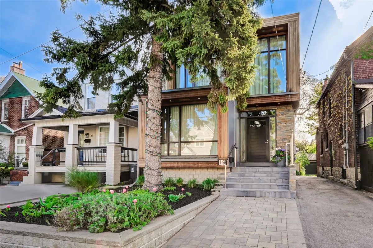 Toronto W01, ON M6S 2X6,19 Kennedy AVE