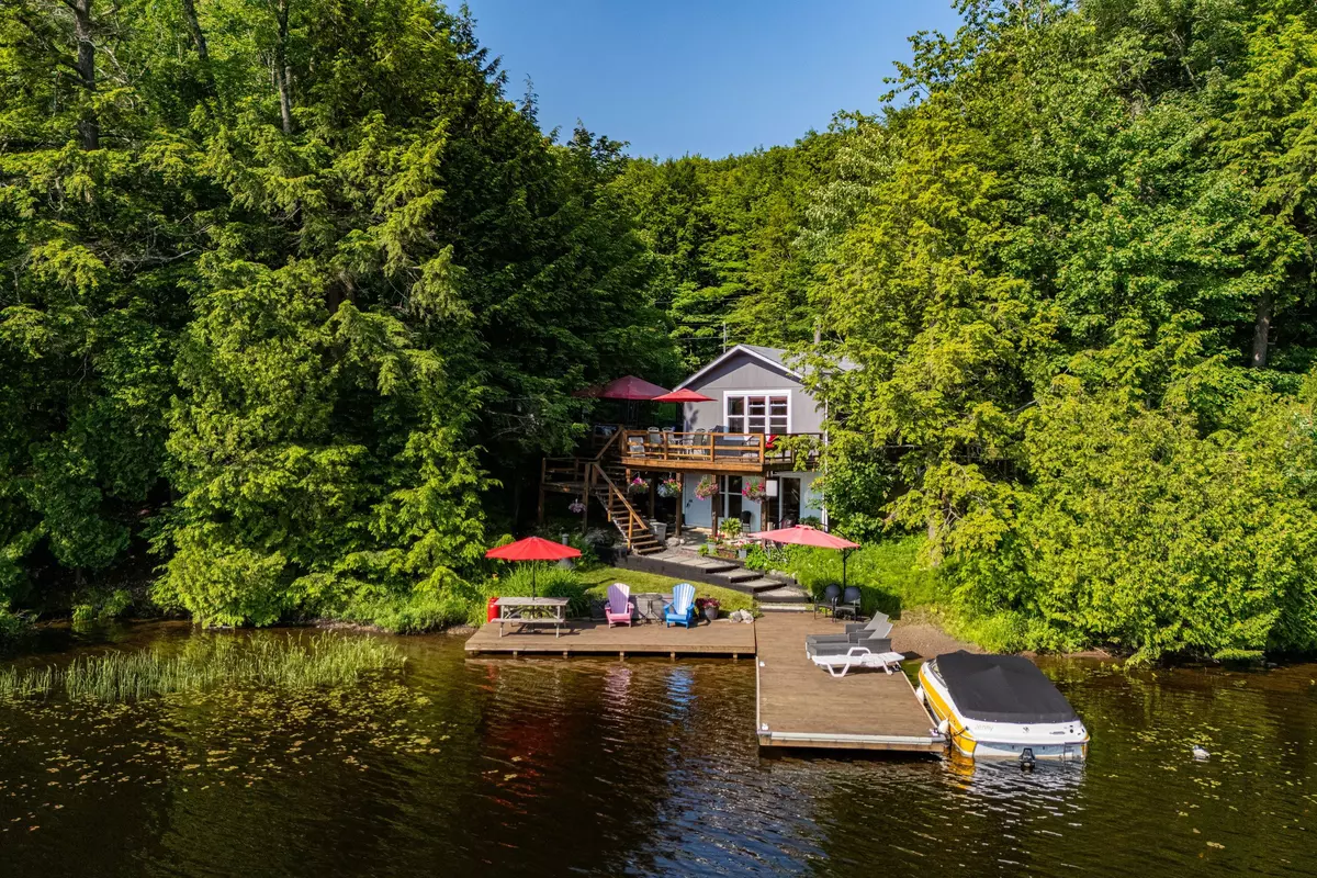 Muskoka, ON P0C 1H0,1093 Kendon RD