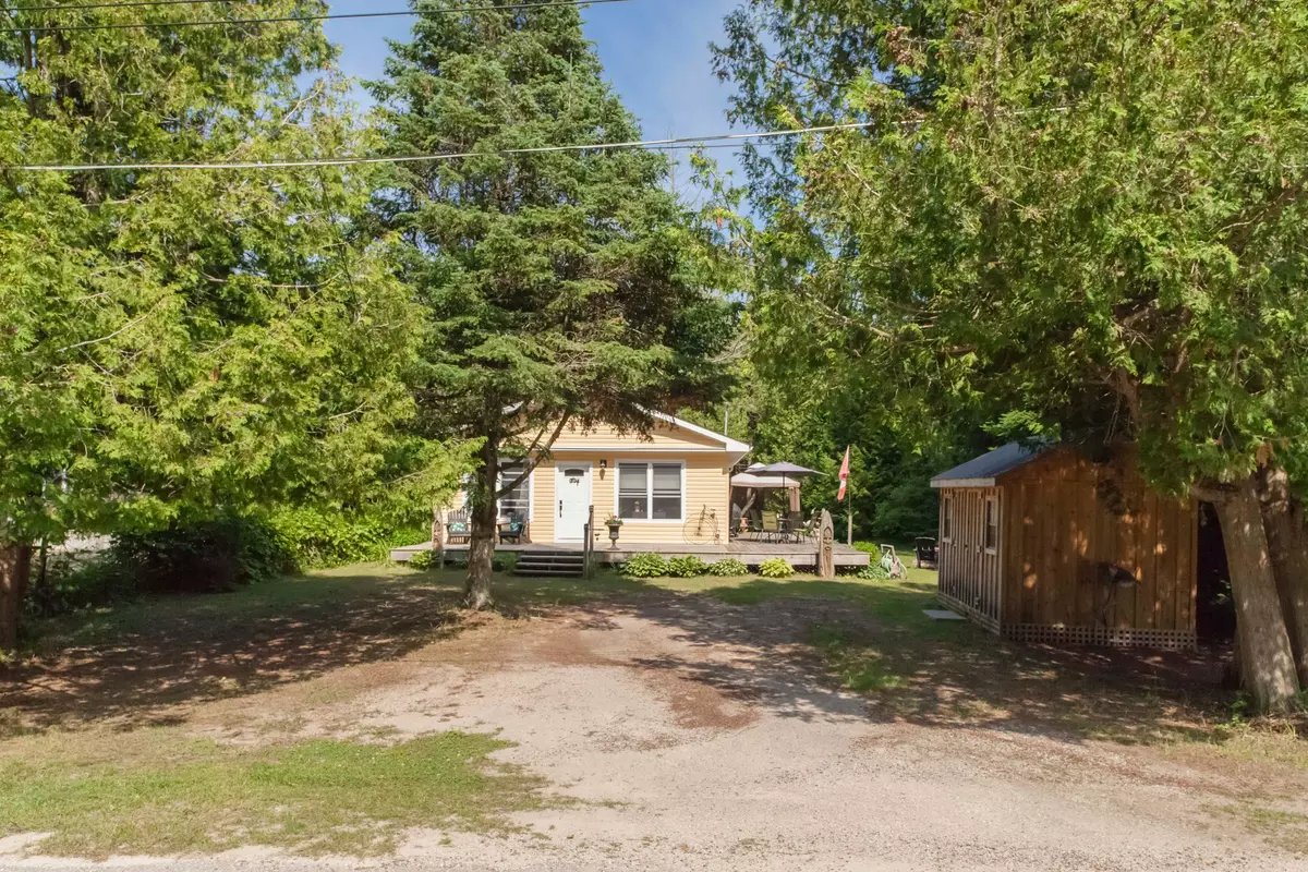 South Bruce Peninsula, ON N0H 2G0,605 3rd AVE N