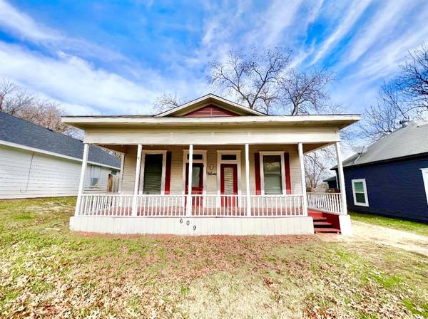 609 W Monterey Street, Denison, TX 75020