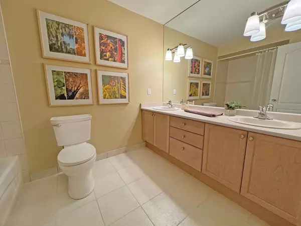 Toronto C14, ON M2N 4R7,130D Finch AVE E