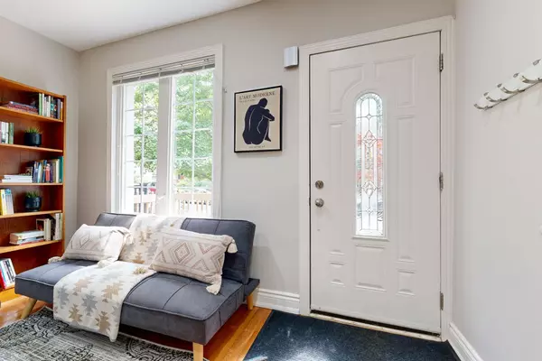 Toronto E01, ON M4M 2Y8,88 Coady AVE