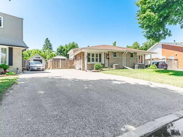 Oshawa, ON L1G 6H3,228 Coventry CT