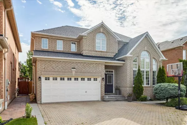 Oakville, ON L6M 4X2,2283 Grand Oak TRL