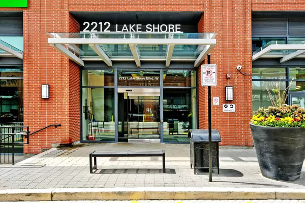 Toronto W06, ON M8V 1A4,2212 Lake Shore BLVD W #1510