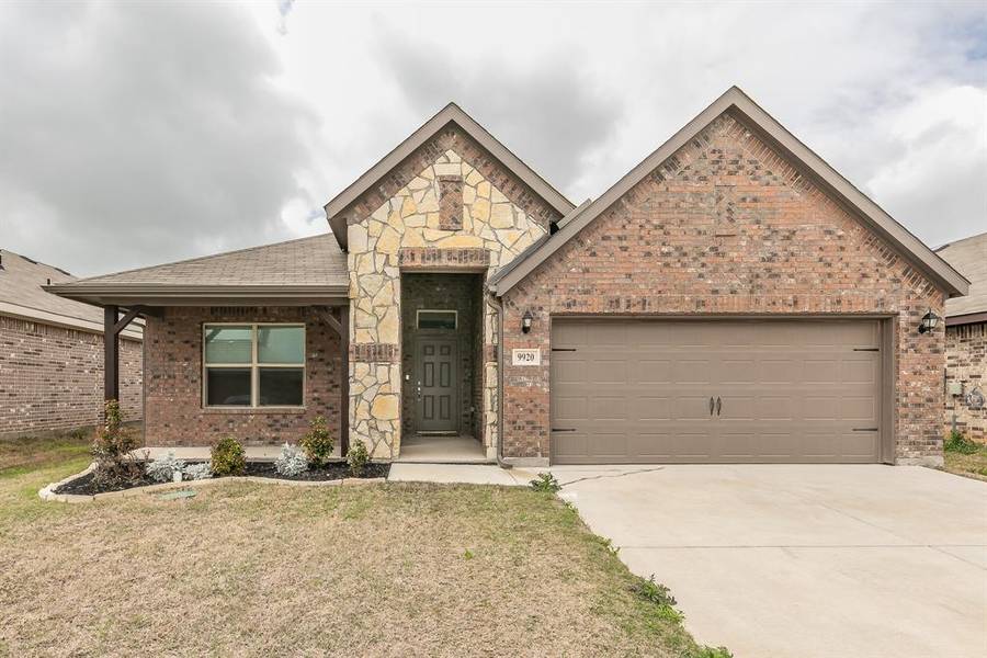 9920 Norway Spruce Trail, Fort Worth, TX 76036