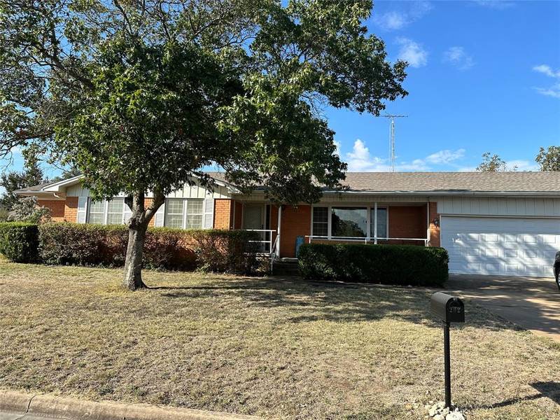 202 N Avenue T, Clifton, TX 76634