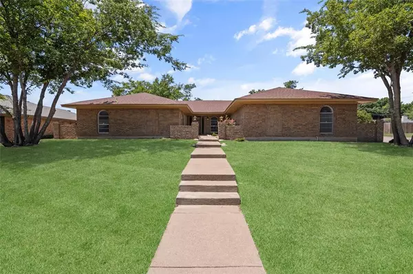 4241 Toledo Avenue, Fort Worth, TX 76133