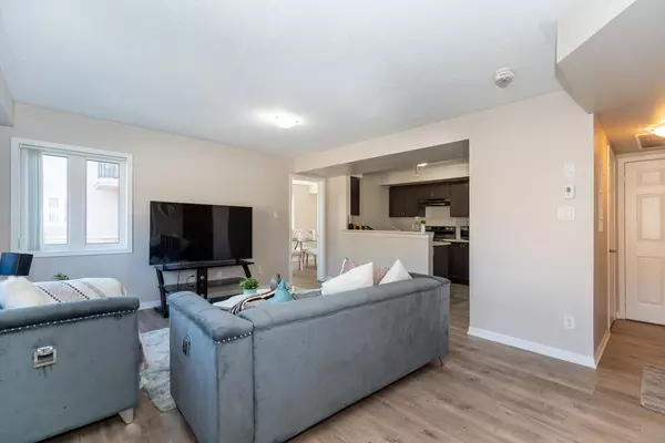 Brampton, ON L6R 3Y6,250 Sunny Meadow BLVD #284