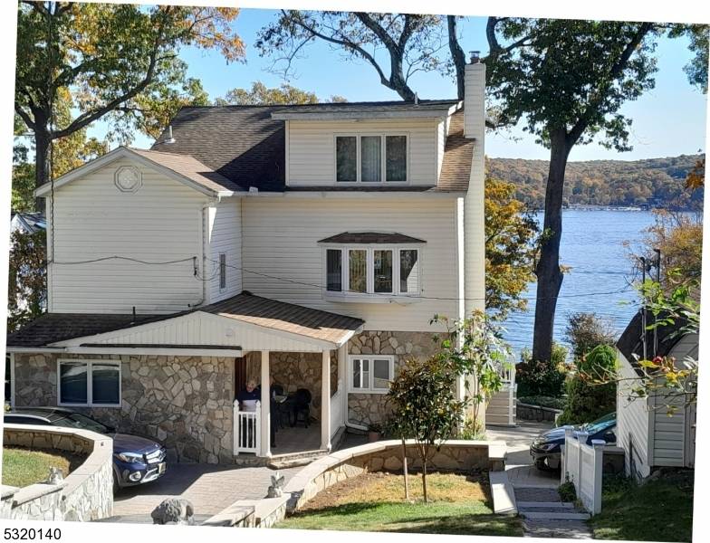 103 Fontaine Rd, Hopatcong Boro, NJ 07843