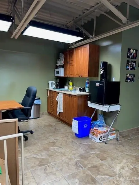Ottawa, ON K1J 9H9,1010 POLYTEK ST #9