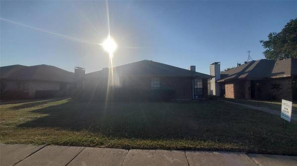 2513 Duke Circle #B, Rowlett, TX 75088