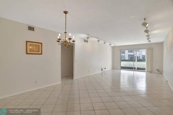 Coconut Creek, FL 33066,2903 Victoria Cir  #B1