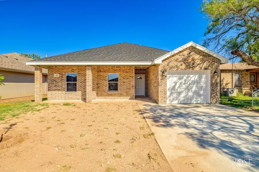 422 W Ave X, San Angelo, TX 76903