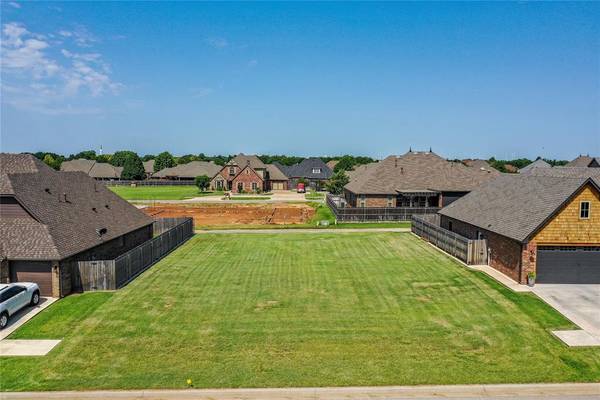 1305 Chestnut Place, Weatherford, OK 73096