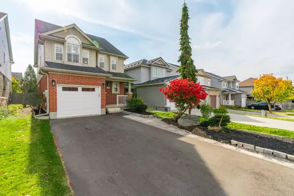 24 Kroeger CRES,  Cambridge,  ON N3C 4J7