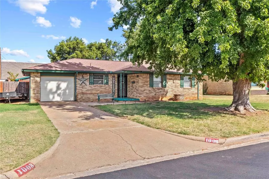 1008 N Krest Drive, Weatherford, OK 73096