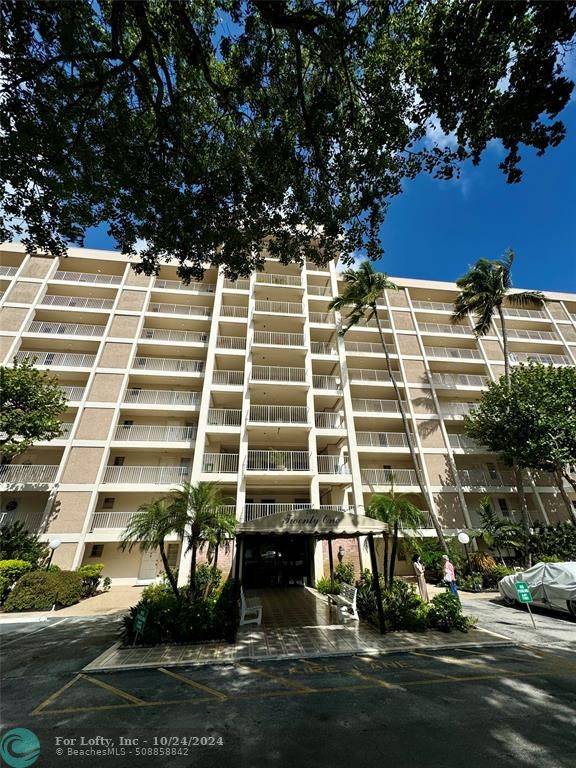 2661 S Course Dr  #302, Pompano Beach, FL 33069