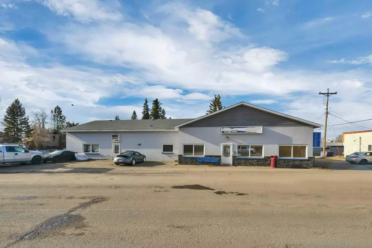 Sylvan Lake, AB T4S1P4,5016 50 AVE