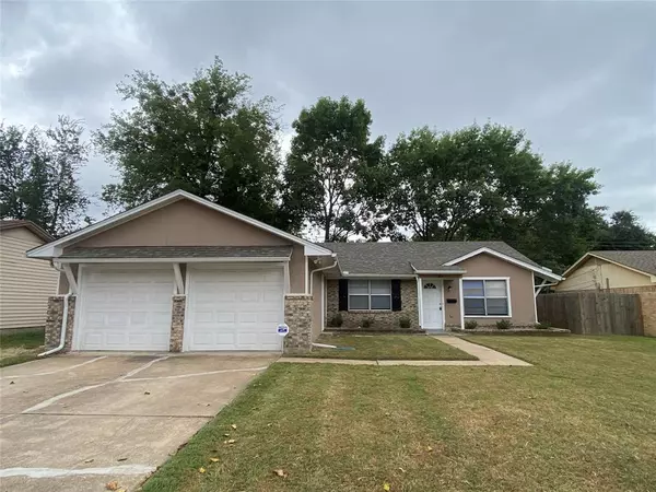 814 Poinsettia Drive, Lancaster, TX 75146