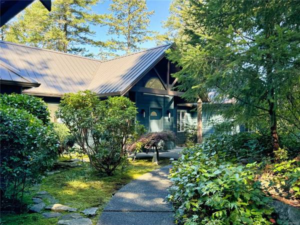 490 Hasquiat Pl, North Saanich, BC V8L 5K5