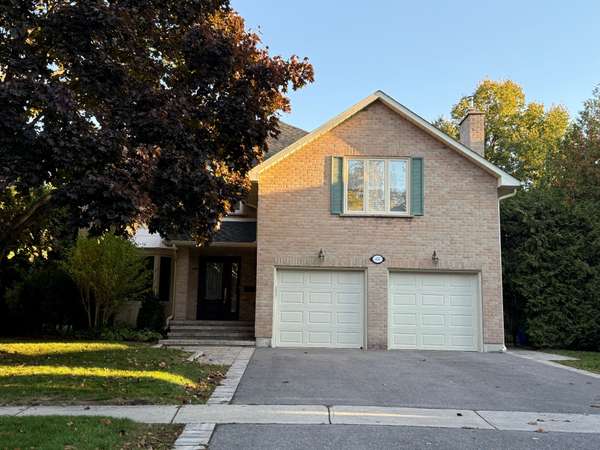 451 Barclay CRES, Oakville, ON L6J 6H8